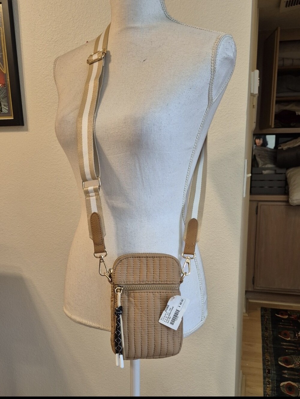 Shiraleah Ezra Phone Holder